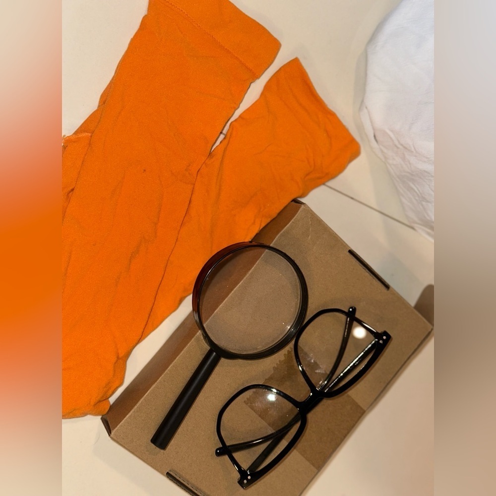 Scooby-Doo Velma Costume Wig and Glasses Set - Picture 3 of 5